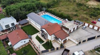 Се издава/продава комерцијален објект со базен во Пинтија