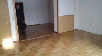 Се издава стан од 85м2 во ГТЦ, Центар