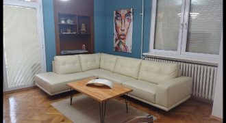 Се издава стан од 90м2 во градски ѕид